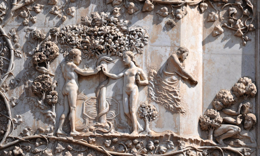 Adam et Eve, bas-relief de la façade de la cathédrale d'Orvieto
